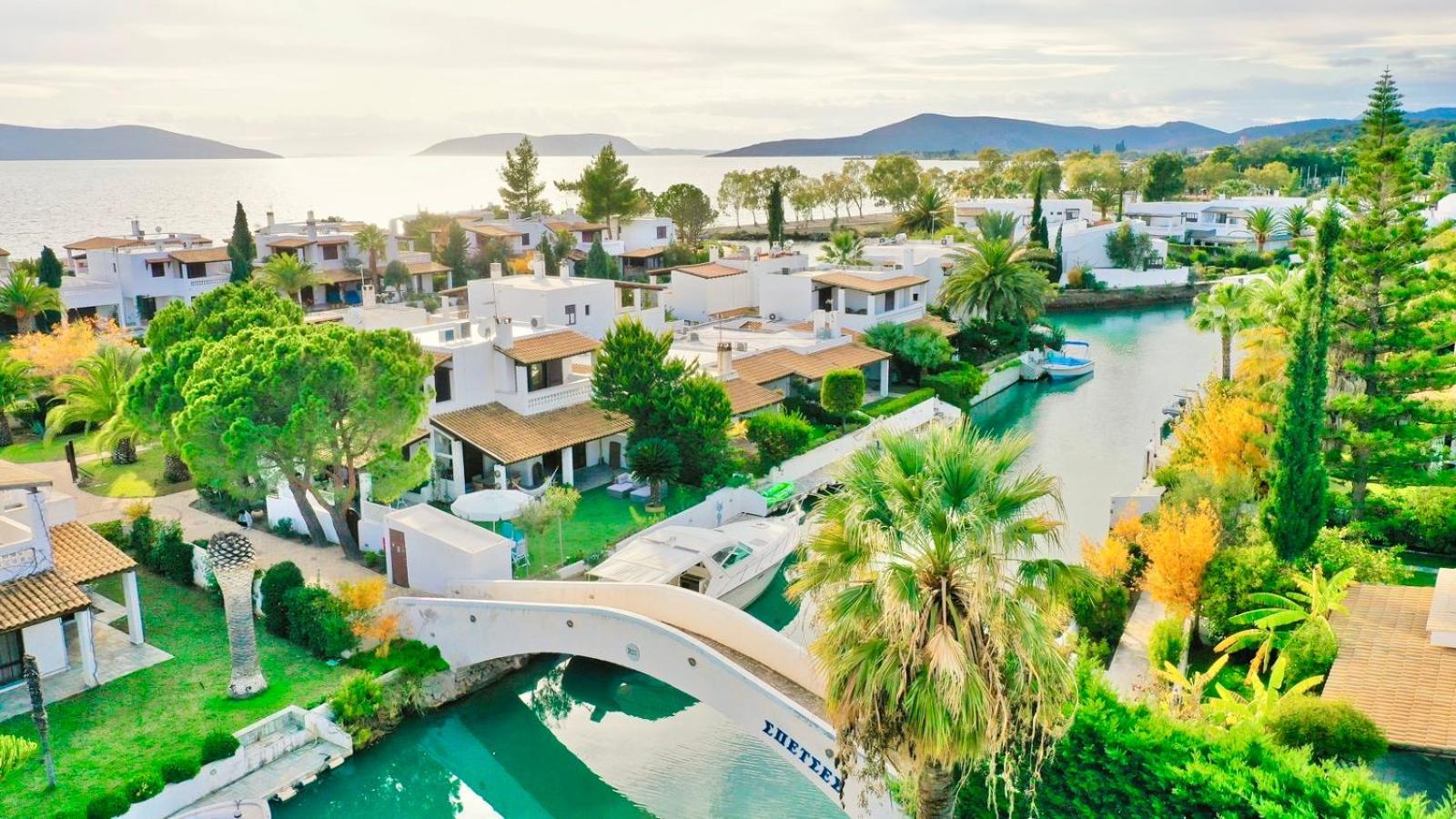 Villasonboard Dock Villa 3 Bed, 3 Bath, Canal, Greek Venice Porto Hydra Plépi Esterno foto